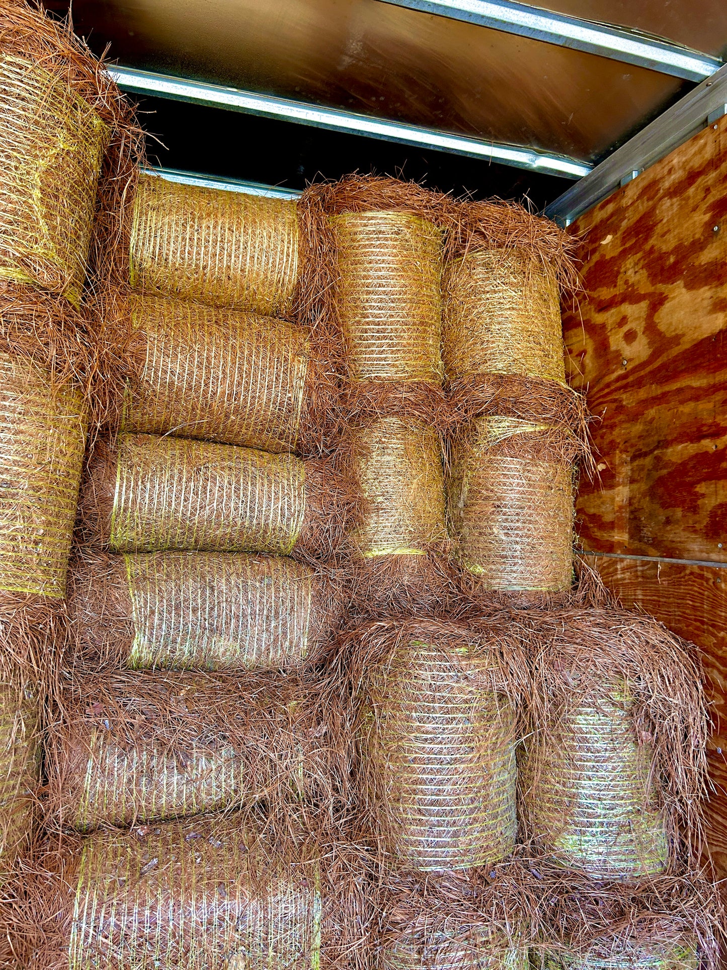 Longleaf Pine Straw Roll | BULK PICK UP